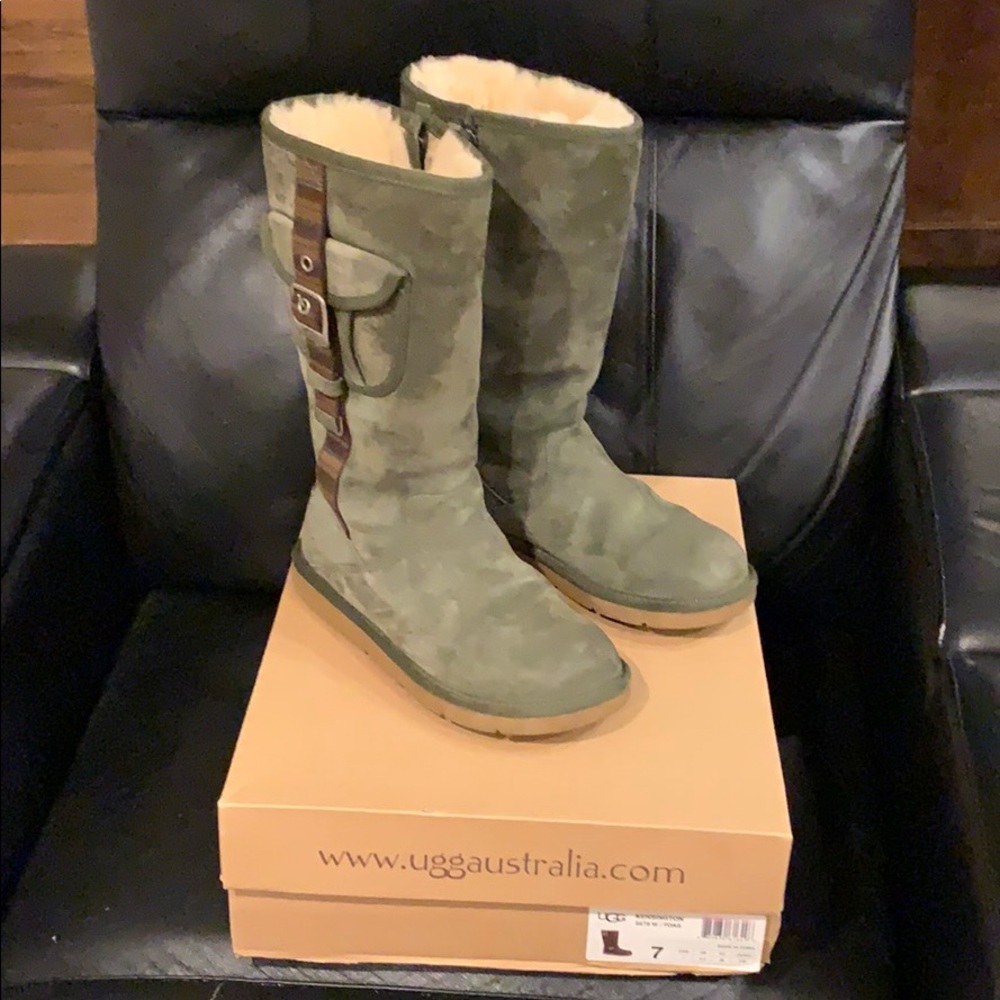 Ugg cargo boots